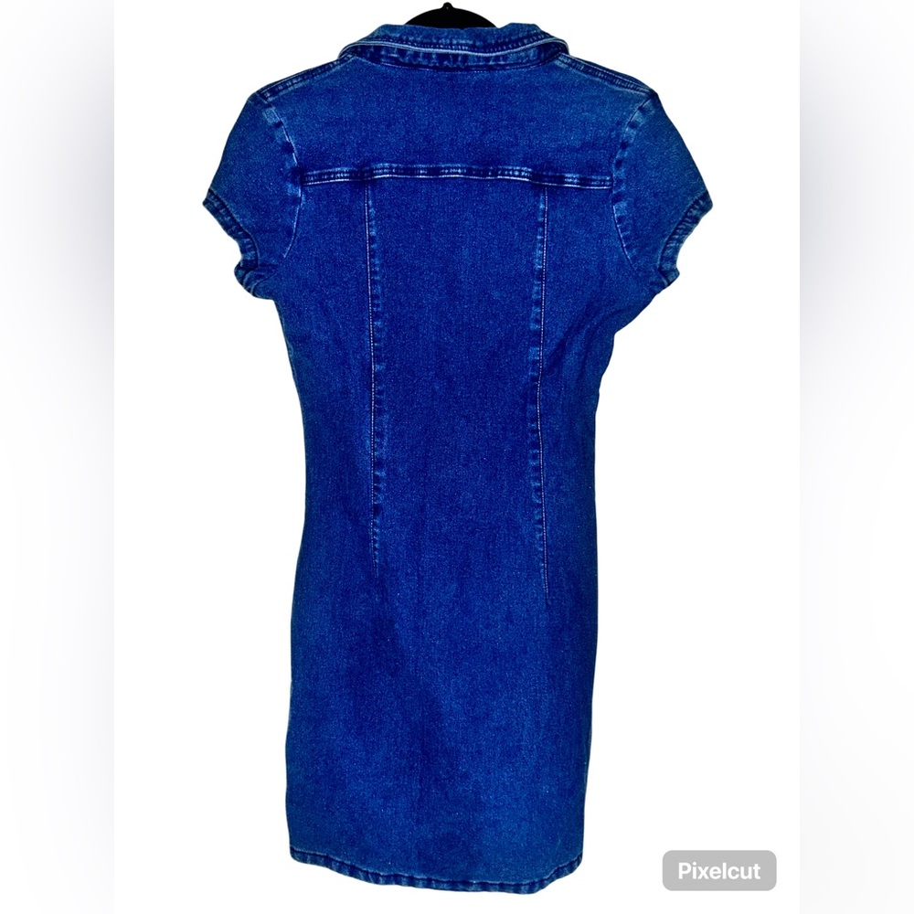 GUESS DENIM DRESS- Button-Up - Picture 4 of 6